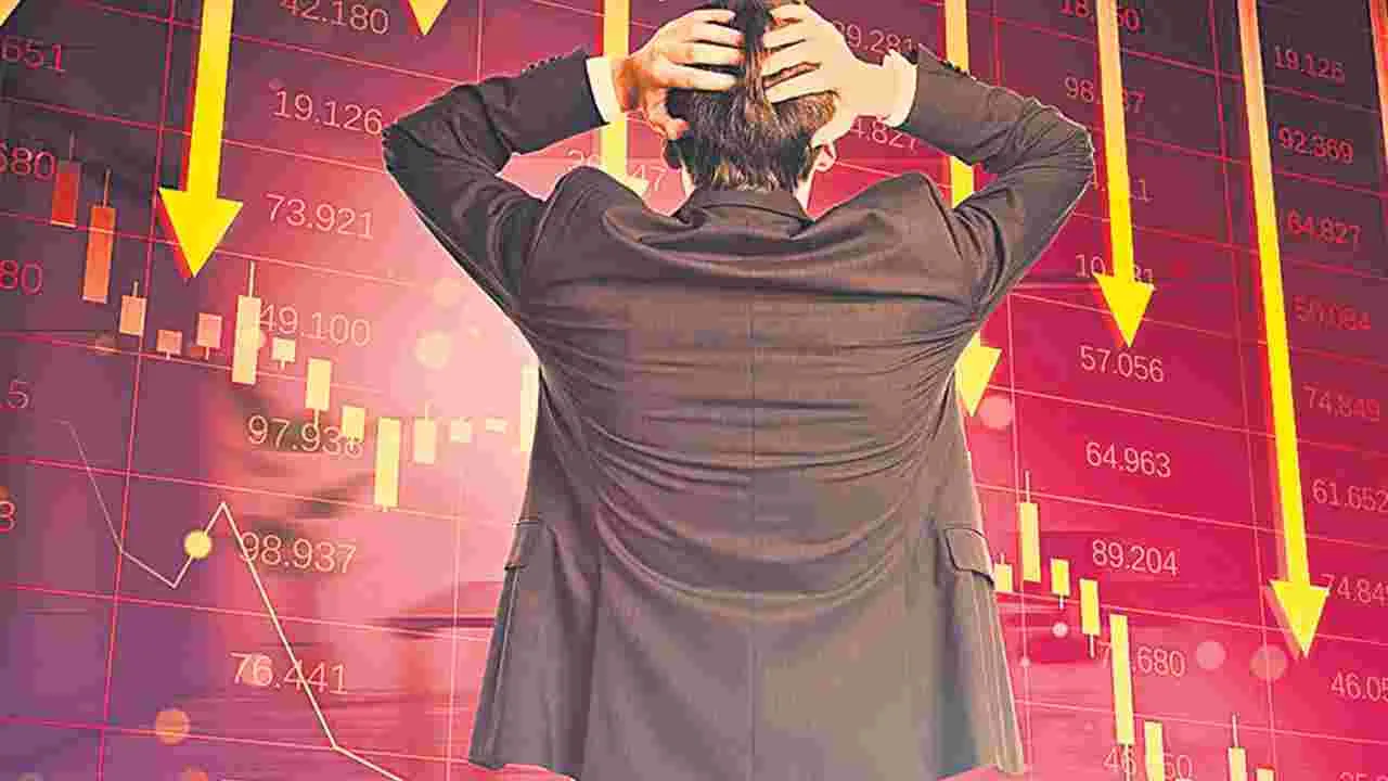 Sensex Fall: మార్కెట్లకు ట్రం పోటు