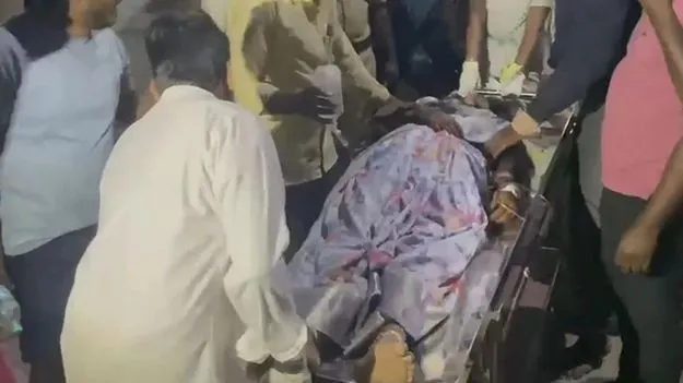Tirumala Accident: వైకుంఠం క్యూకాంప్లెక్స్ పైనుంచి పడిన భక్తుడు