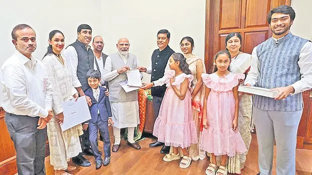 Family Meeting: ప్రధాని మోదీతో హెటిరో అధినేత పార్థసారథి భేటీ