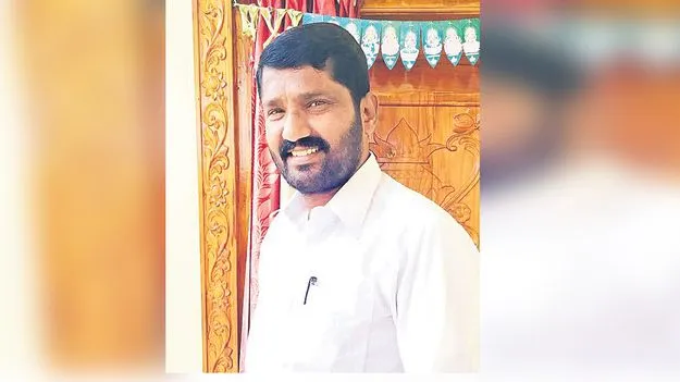 Caste Group Violence: వాట్సాప్ గ్రూప్లో ఎమోజీ పెట్టాడని.. ఓ వ్యాపారిని కొట్టిచంపిన వ్యక్తులు