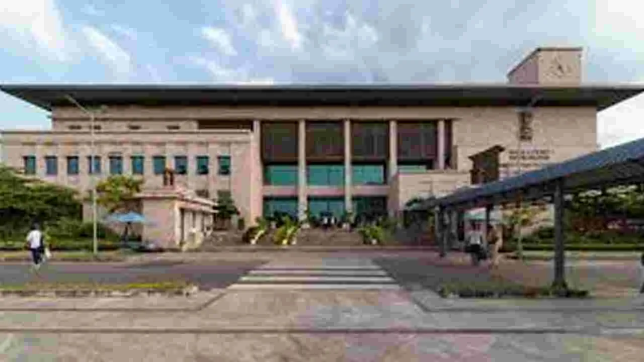 AP High Court: ఏపీఈఆర్‌సీ చైర్మన్‌ పోస్టును ఎప్పటిలోగా భర్తీ చేస్తారో చెప్పండి