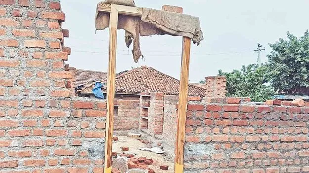 Housing Scheme: ఇందిరమ్మ ఇంటి బిల్లు రాలేదని ఆత్మహత్యాయత్నం