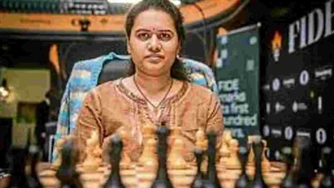 Humpy Koneru: క్వార్టర్స్‌లో హంపి, హారిక
