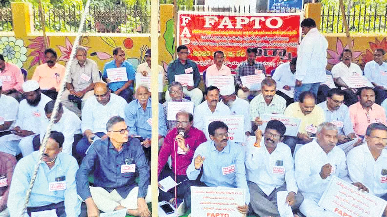 సమస్యలు పరిష్కరించకపోతే ఉద్యమం