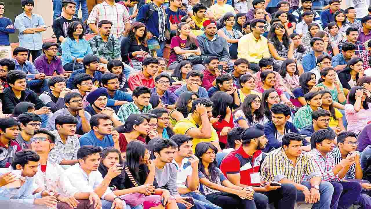 Fee Reimbursement: ఆ ఫీజులు ఎవరి ఖాతాల్లోకి