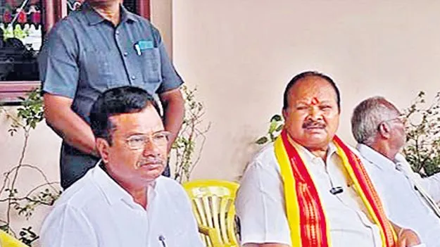 Former Minister Kanna: రాత్రి చంపి ఉదయాన్నే శవానికి దండేసినట్లుగా..