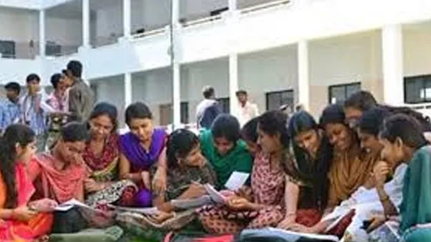 Student Admissions: కాలేజీలపై కుళ్లు రాతలు!