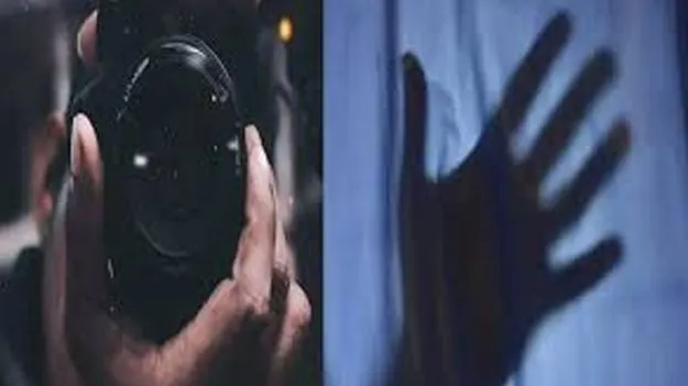 Husband Blackmails Wife: భార్య స్నానం చేస్తుండగా వీడియోలు తీసి..