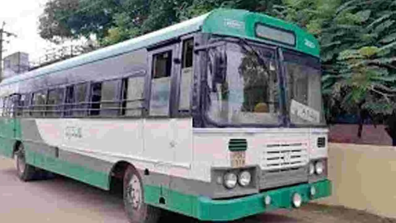 APSRTC Bus Stolen: ఆర్టీసీ బస్సునే ఎత్తుకెళ్లాడు!