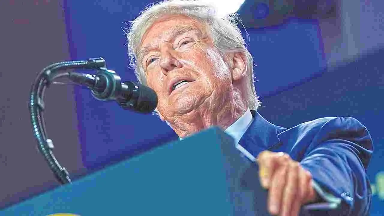Trump Stop Hiring Indians: భారతీయుల్ని నియమించుకోవద్దు