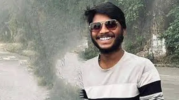 Honour Violence: నడిరోడ్డులో ఐటీ ఉద్యోగి హతం