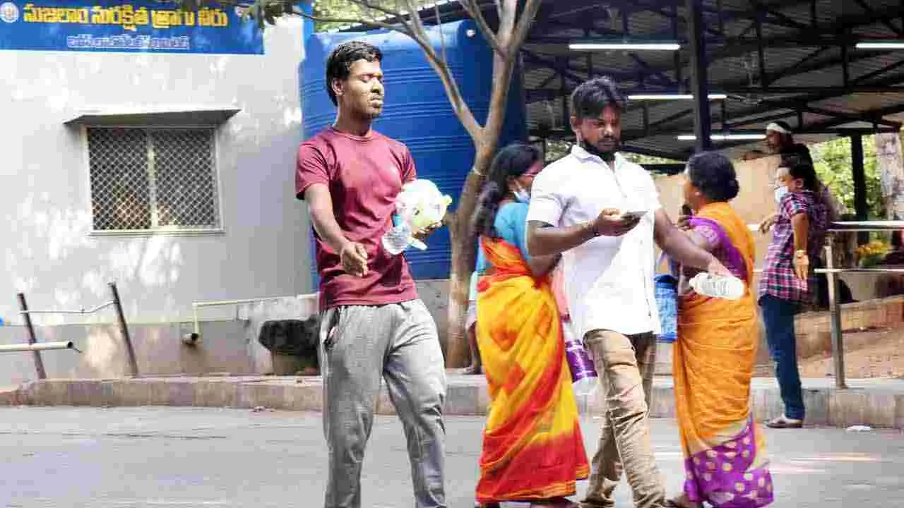Gandhi Hospital:హే మహాత్మా.. గాంధీ ఆసుపత్రిలో నీళ్లు కట కట