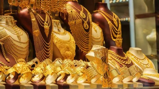 Gold Case: 26 తులాలు.. కాదు 5 తులాలే..!