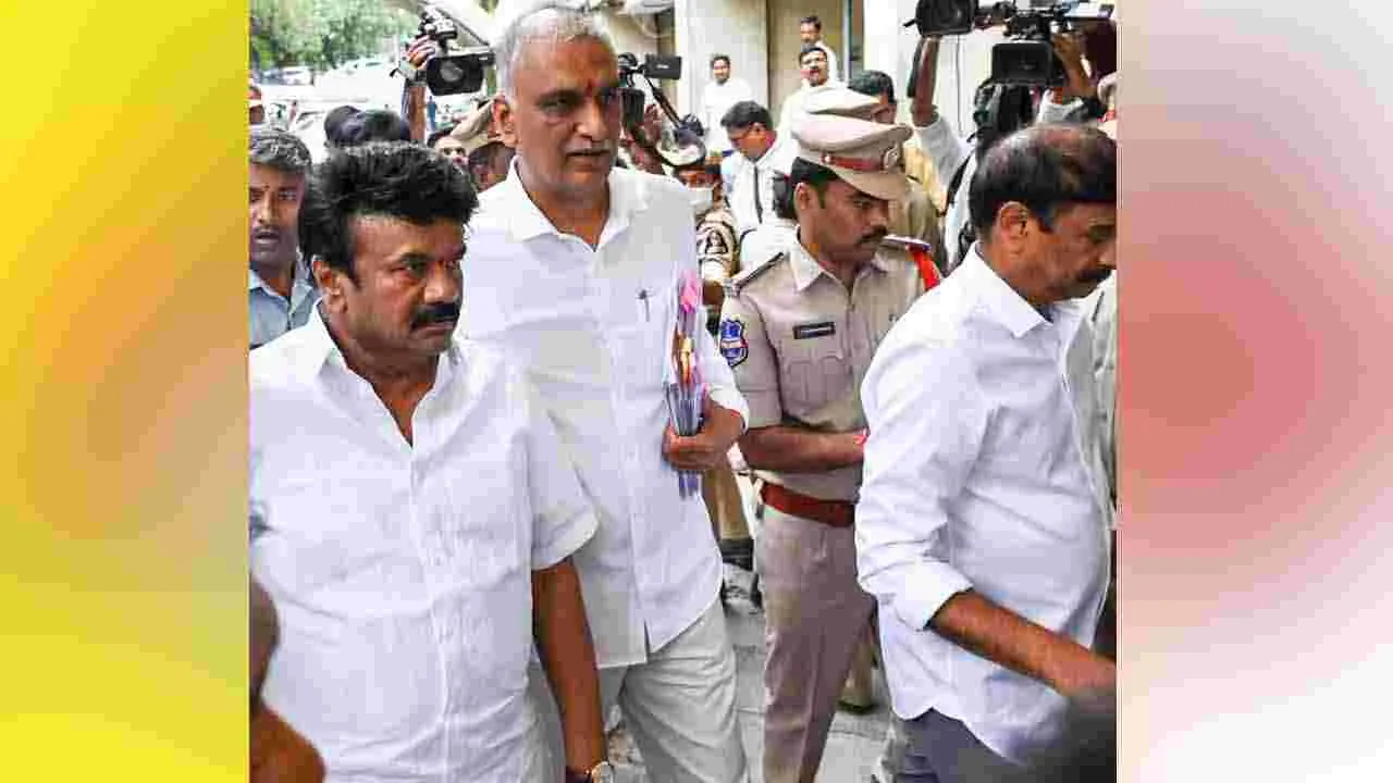 Harish Rao: కాళేశ్వరం కమిషన్ ఎదుట విచారణకు హాజరైన మాజీ మంత్రి హరీష్రావు