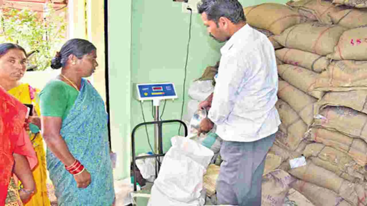  Ration Shops: 3 నెలల రేషన్‌ కోటా పంపిణీ నేటితో ఆఖరు