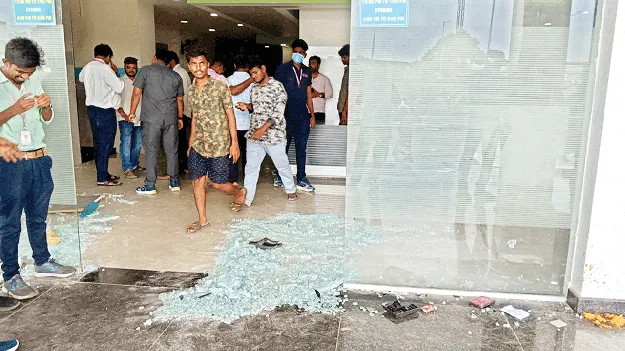  జ్వరంతో వస్తే..  ప్రాణాలు తీశారు..