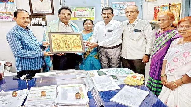 హెల్త్‌ ఎడ్యుకేటర్‌ హోదా మార్పుపై హర్షం