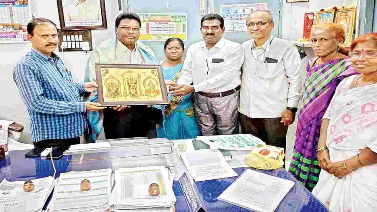 హెల్త్‌ ఎడ్యుకేటర్‌ హోదా మార్పుపై హర్షం