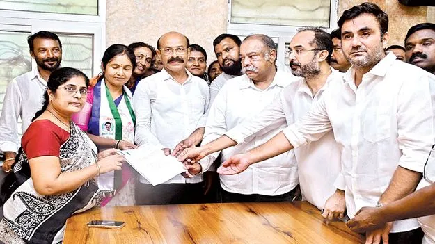 ఎన్నికల హమీలకు వెన్నుపోటు