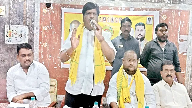 కష్టపడి పని చేసిన వారికే పదవులు