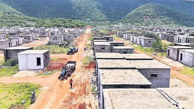 పేదల కాలనీల్లో ప్లానింగ్‌ నిల్‌!