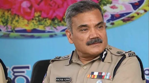 Anjanikumar: కడప సెంట్రల్ జైలులో తనిఖీలు..  ఖైదీల వద్ద సెల్ ఫోన్లు నిజమే 