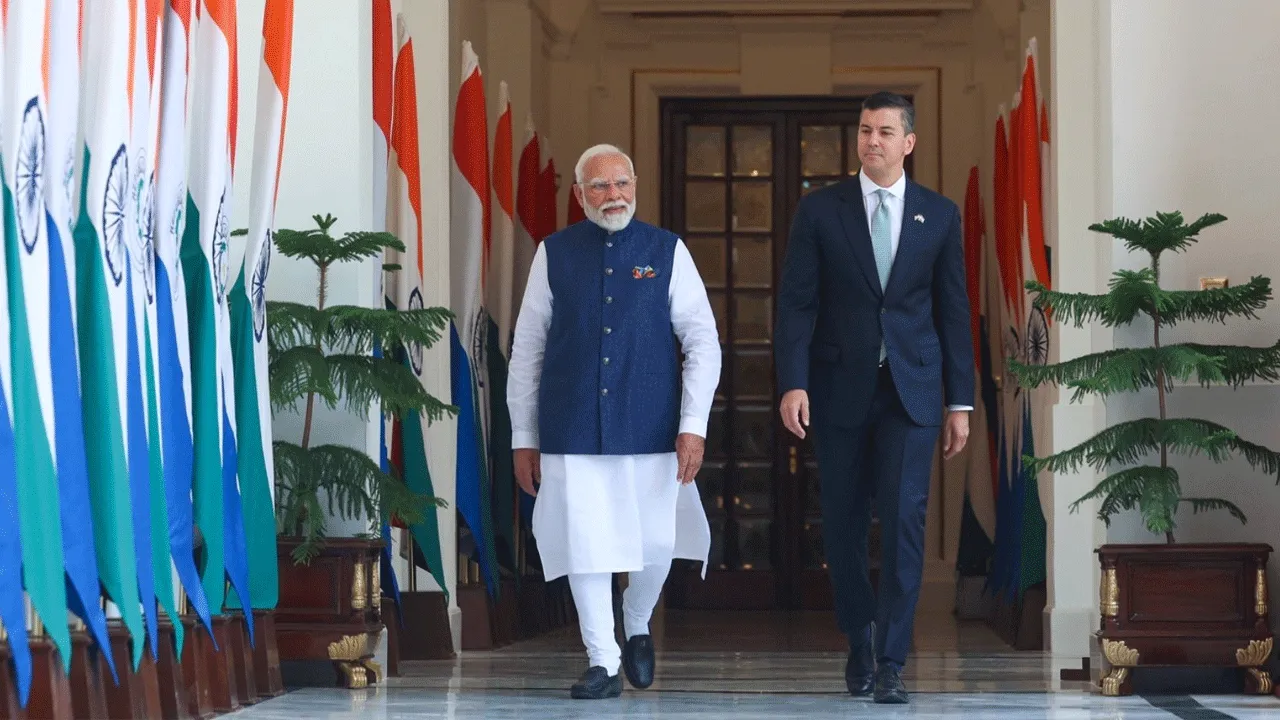 India-Paraguay: పరాగ్వే అధ్యక్షుడు శాంటియాగో పెనాతో ప్రధాని మోదీ చర్చలు ఫలప్రదం