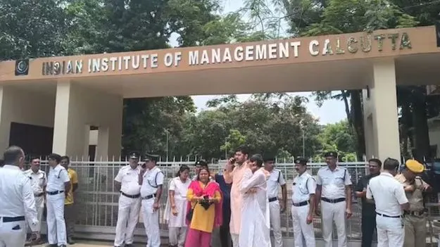 IIM Kolkata Student: కౌన్సెలింగ్‌ అని పిలిచి.. డ్రగ్స్‌ ఇచ్చి అత్యాచారం