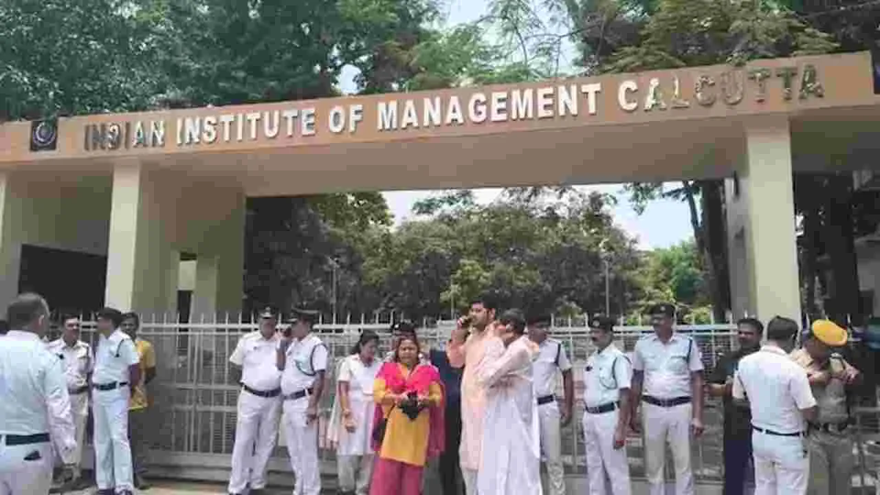 IIM Kolkata Student: కౌన్సెలింగ్‌ అని పిలిచి.. డ్రగ్స్‌ ఇచ్చి అత్యాచారం