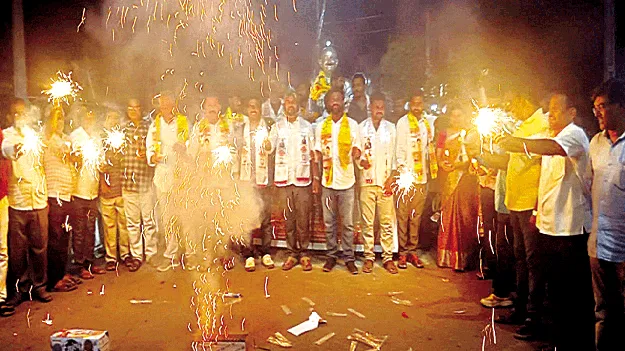 అరాచక పాలన అంతమొంది ఏడాది