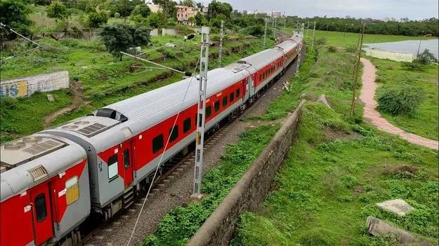 Smoke In Jayanti Express: కన్యాకుమారి-పూణె జయంతి ఎక్స్ప్రెస్ రైల్లో అకస్మాత్తుగా పొగలు
