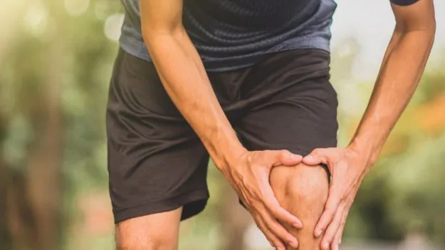 Health Tips: వర్షాకాలంలో కీళ్ల నొప్పులు తగ్గుతాయా.. తక్షణ ఉపశమనం కోసం..