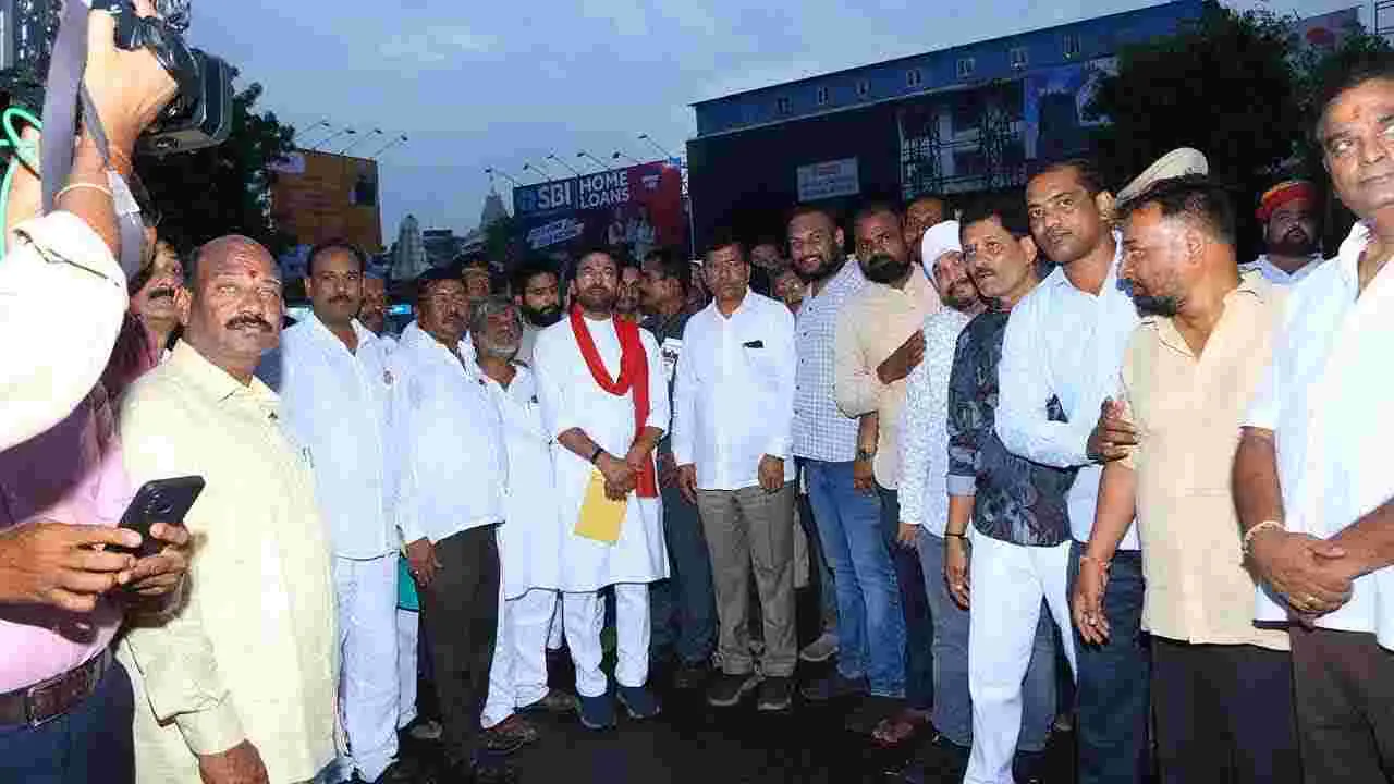 Kazipet Railway Coach Factory: కాజీపేట రైల్వే కోచ్ ఫ్యాక్టరీ పనులను పరిశీలించిన కేంద్రమంత్రులు