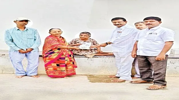 లక్ష్మీదేవికి బీసీ రాజారెడ్డి సహకారం