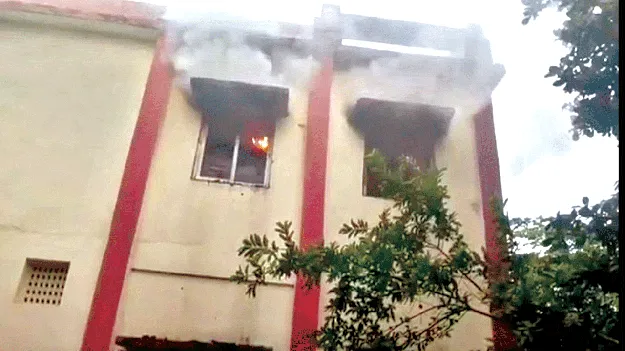 Short sarykoot in Kasturba school కస్తూర్బా పాఠశాలలో షార్ట్‌ సర్య్కూట్‌