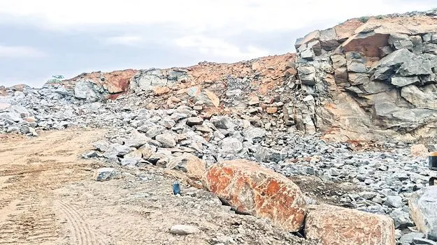 సీనరేజ్‌ కాంట్రాక్ట్‌ కోసం పట్టు