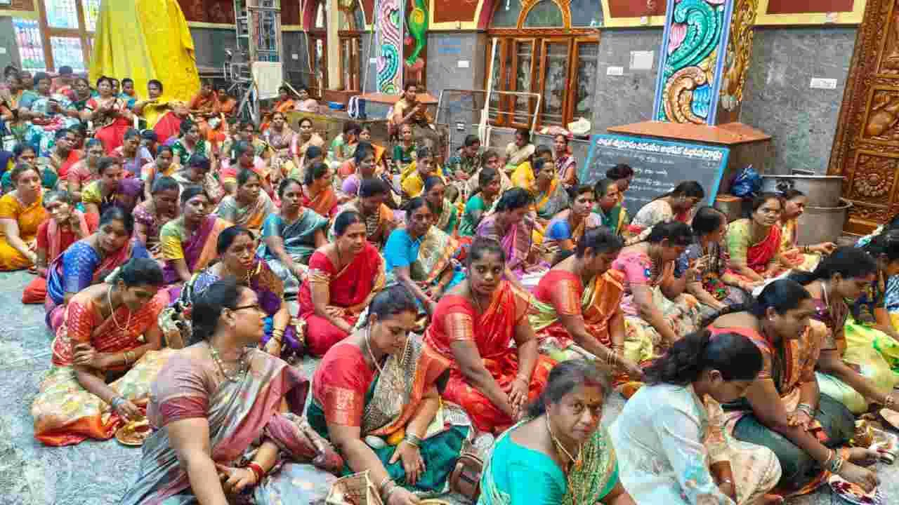 కడపలో శాకంబరిగా  వాసవి కన్య పరమేశ్వర దేవి