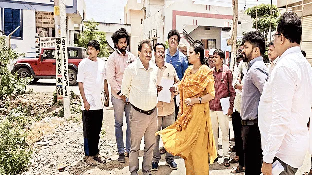 పార్క్‌ స్థలాన్ని ఖాళీ చేయాలి