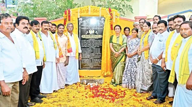 గ్రామీణ రహదారుల అభివృద్ధికి ప్రాధాన్యం