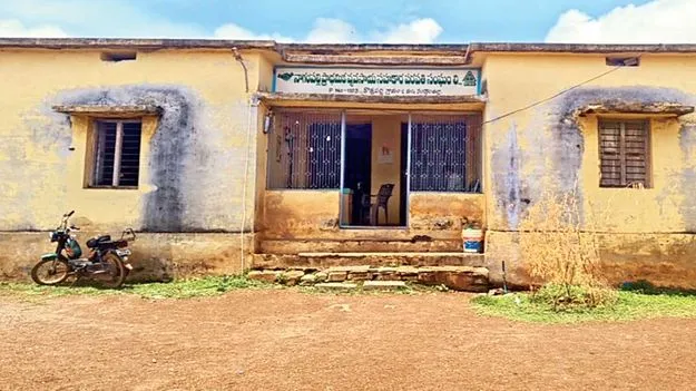 సీఈవో చేతివాటం 