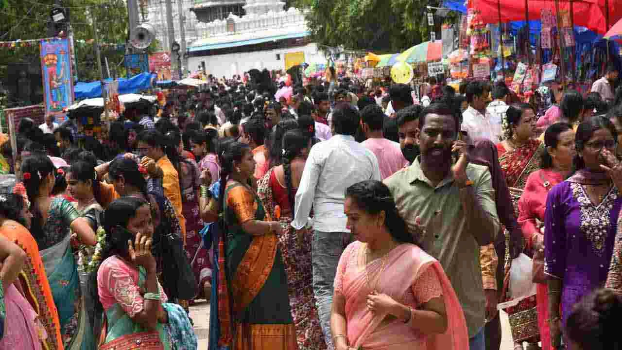 Nag Panchami: నాగ పంచమి.. ఆలయాలకు పోటెత్తిన భక్తులు
