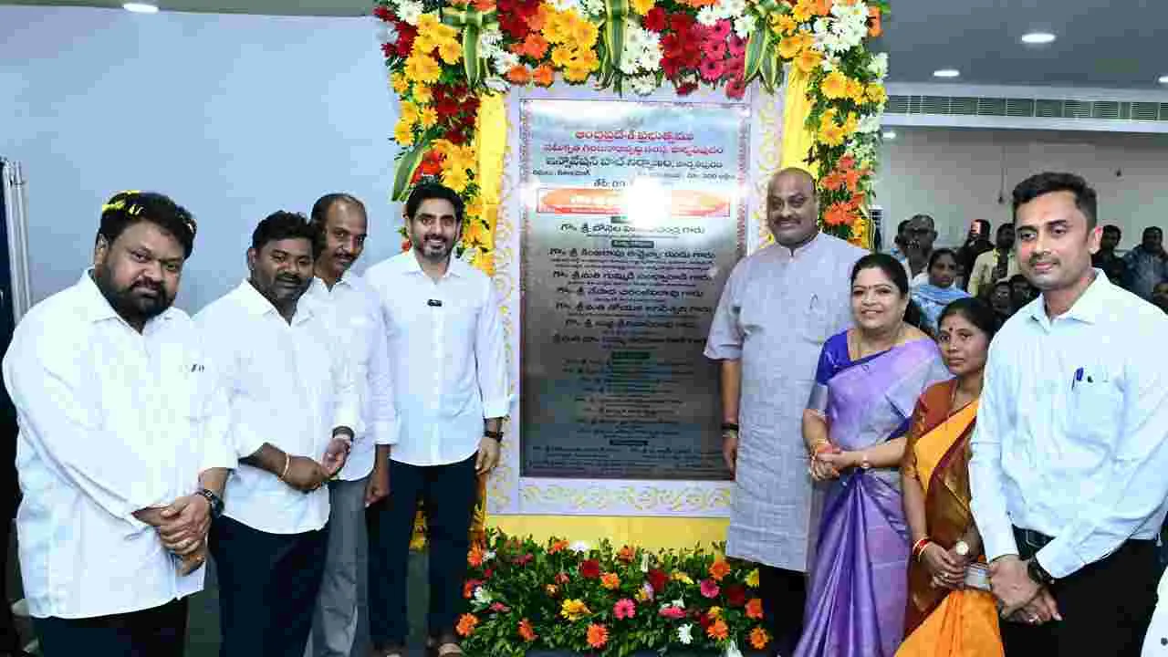 షైనింగ్ స్టార్స్ అవార్డ్స్-2025.. విద్యార్థులకు అవార్డులే అవార్డులు..