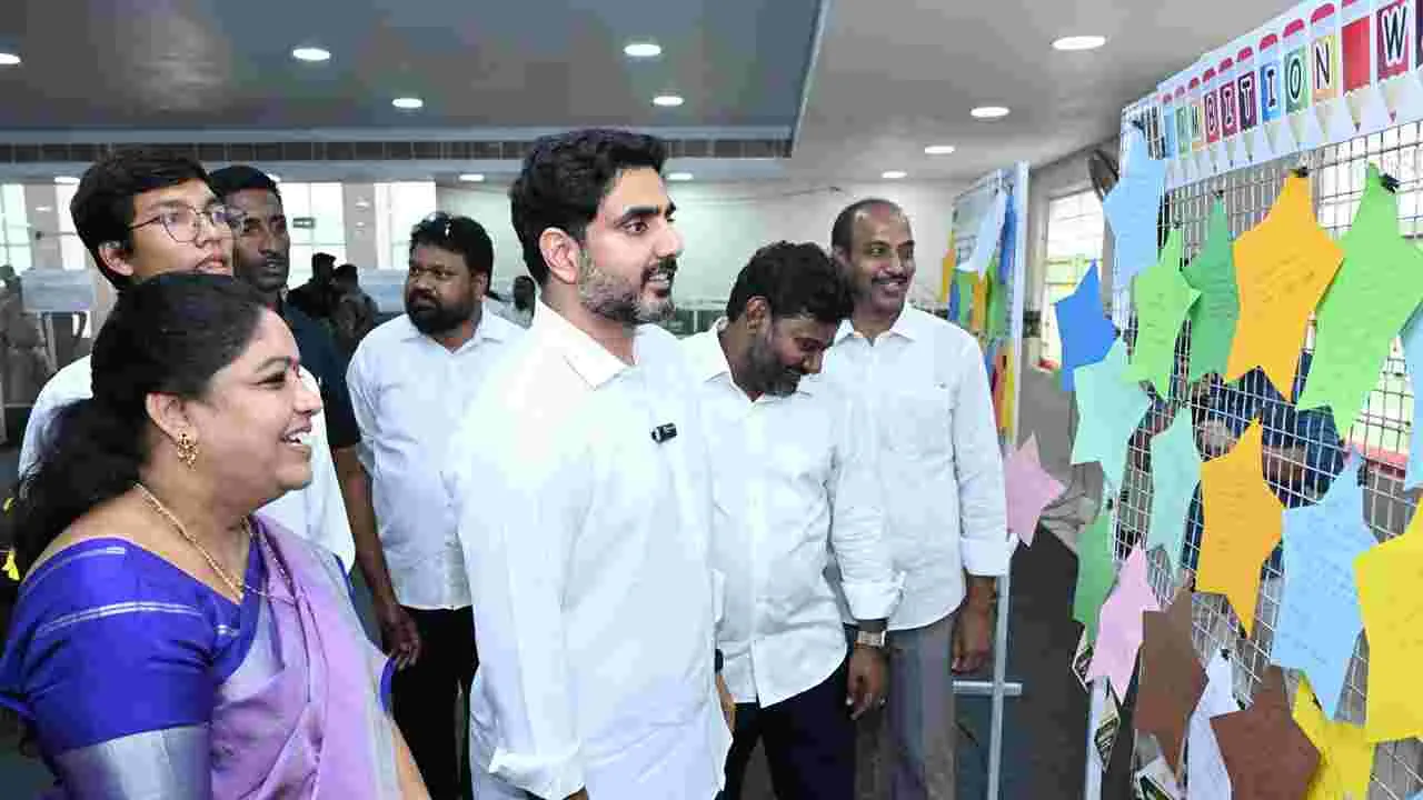 షైనింగ్ స్టార్స్ అవార్డ్స్-2025.. విద్యార్థులకు అవార్డులే అవార్డులు..