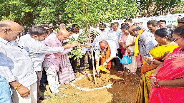 పర్యావరణాన్ని పరిరక్షించుకుందాం