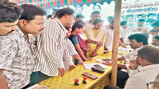 మా పాఠశాలను తరలించొద్దు