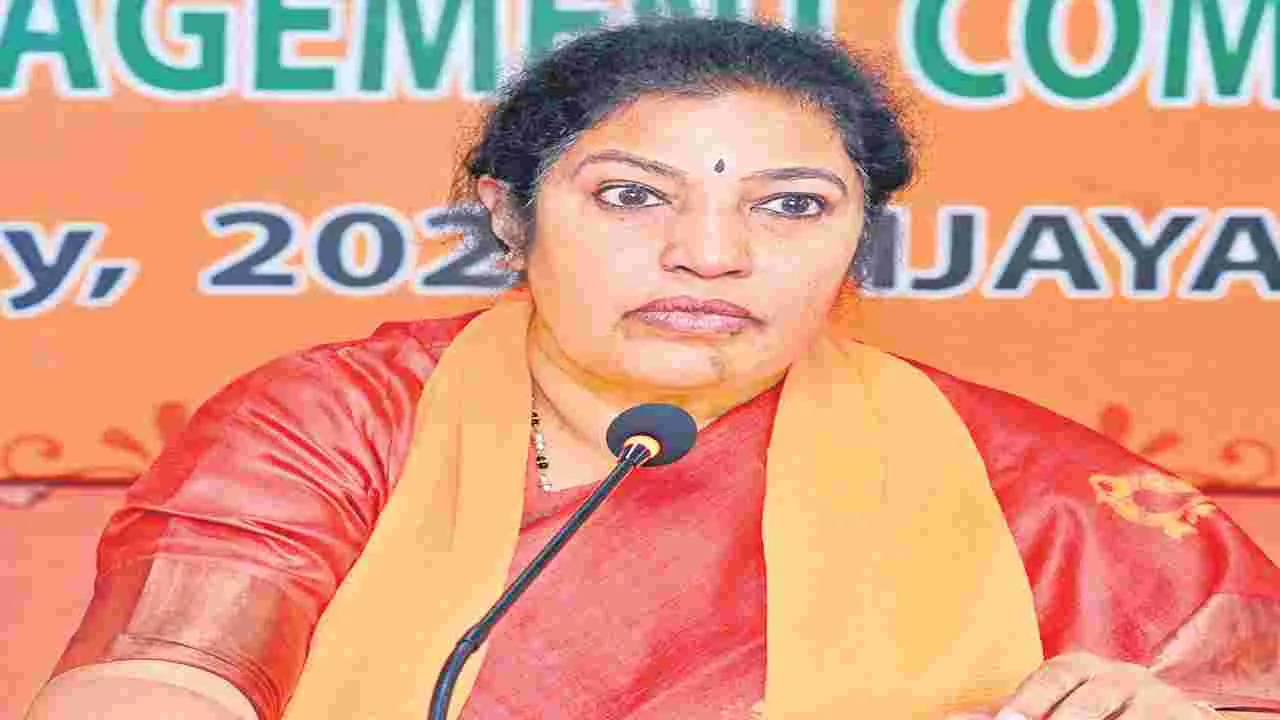 MP Purandeswari: అమరావతిపై కొందరు విషం కక్కుతున్నారు