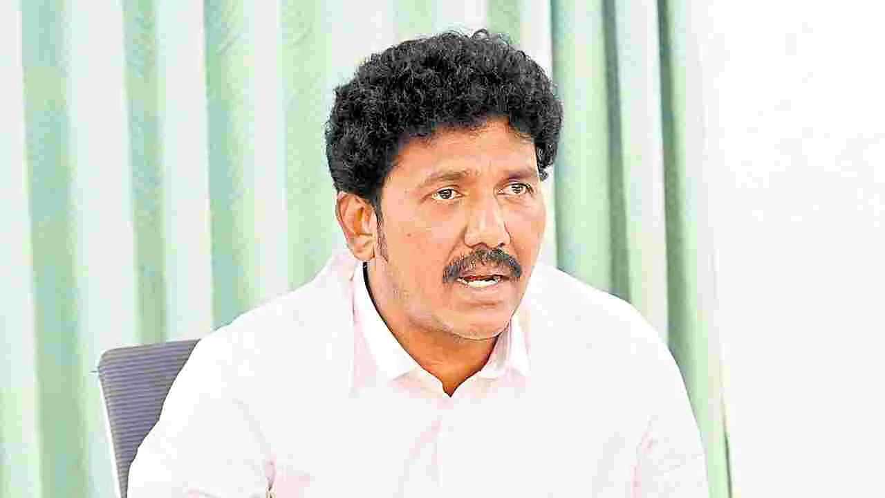 MS Raju: ఇక్కడోళ్లకూ చేతులు, కొడవళ్లు ఉంటాయ్‌..