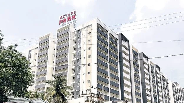 అక్రమార్కులకు మహా దన్ను!