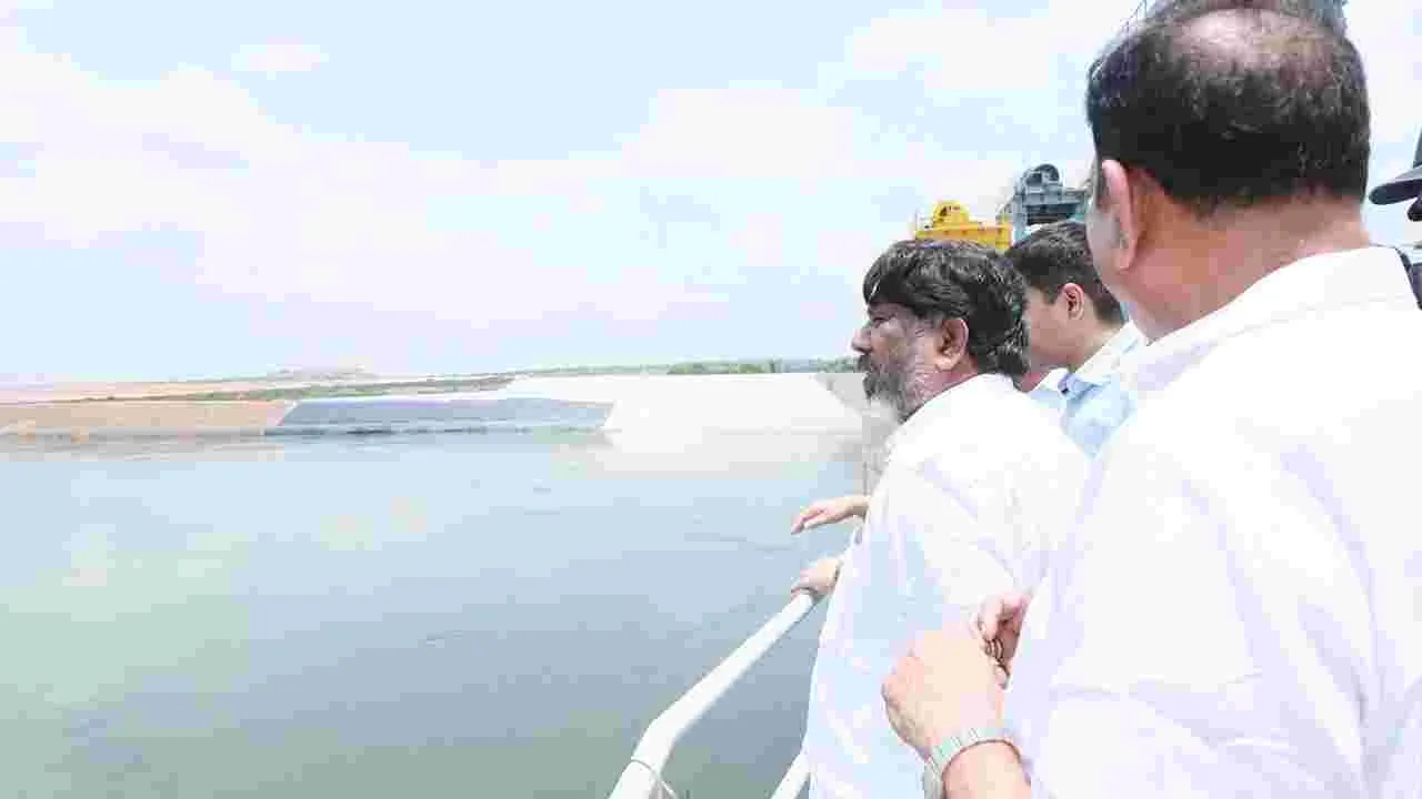 Mallu Bhatti Vikramarka: కర్నూలు జిల్లాలో గ్రీన్ కో ఇంటిగ్రేటెడ్ పవర్ ప్రాజెక్టును సందర్శించిన మల్లు భట్టి విక్రమార్క