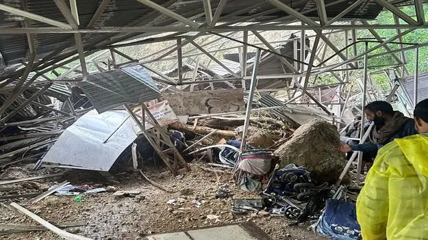 Vaishno Devi Landslide: వైష్ణోదేవి యాత్రలో ప్రమాదం.. కొండ చరియలు విరిగి, గాయపడ్డ భక్తులు
